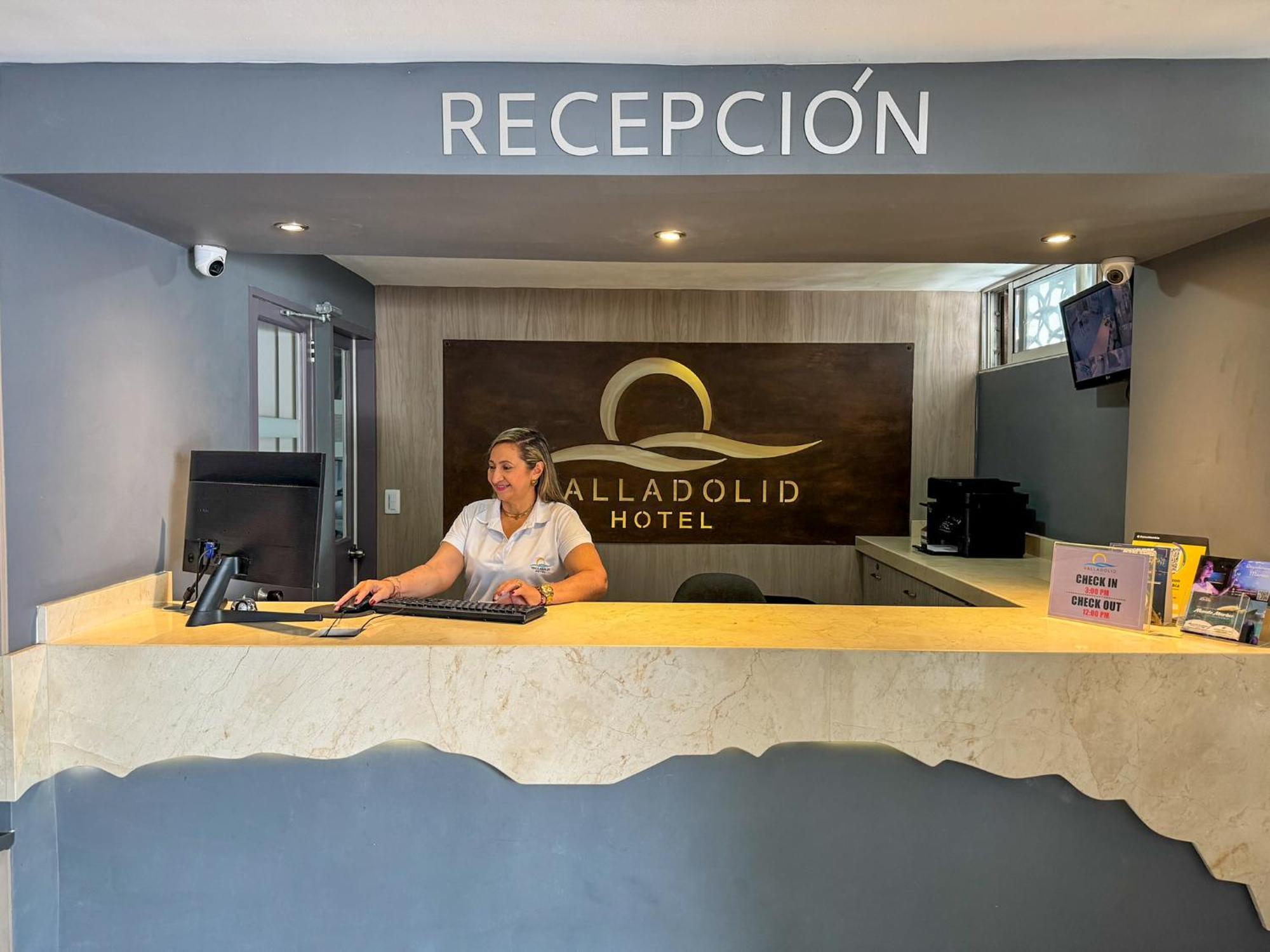 Hotel Valladolid ซันตามาร์ตา ภายนอก รูปภาพ